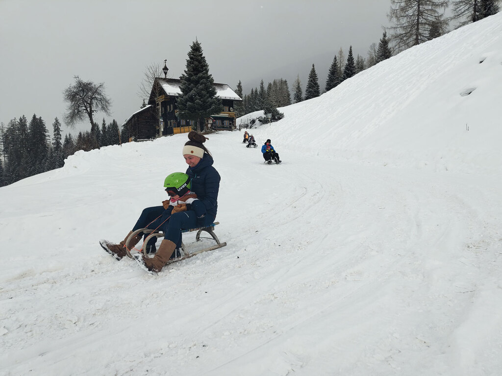 Rodeln auf der Höllalm